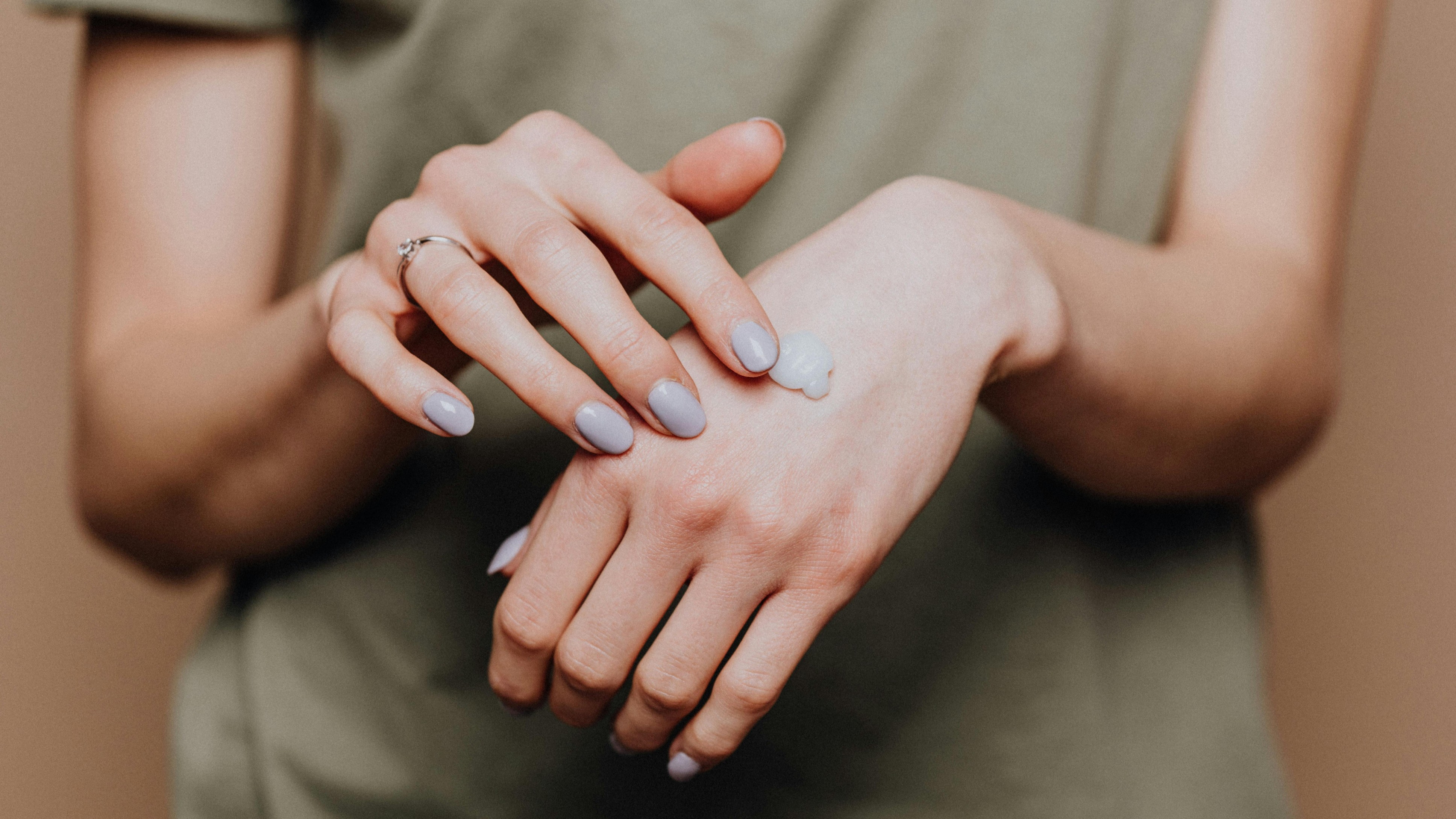 Skincare SOS: After cleansing, hydrate your skin and hair with a nourishing moisturizer or oil. Apply cream on your body and a facial oil that will help replenish your skin and restore moisture.