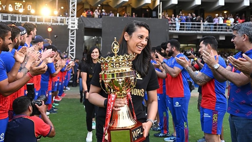 RCB's male colleagues also gave the RCB women's team a guard of honour at the event.