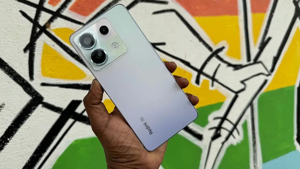 Redmi Note 13 Pro: Redmi Note 13 Pro: Note 13 Pro by Redmi, stands out with its with feature-rich camera hardware, featuring a triple-lens setup with main 200MP sensor. Tt can record 4K videos at 30 frames per second (fps), full HD 1080p at 30/60/120fps and is a top choice for budding photographers and content creators.