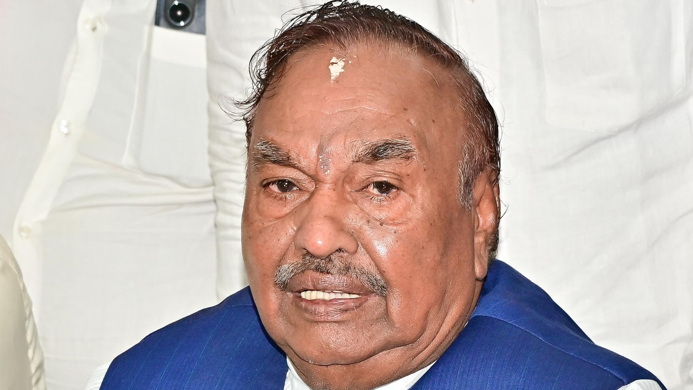 Eshwarappa challenges Raghavendra, asks him to fix day and date for truth test in Chadragutti 