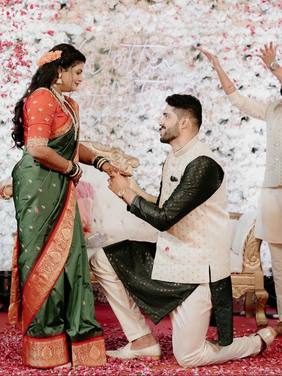 From the stunning floral arrangements to the twinkling lights adorning every corner, to the traditional costumes, every detail seemed straight out of a storybook. 