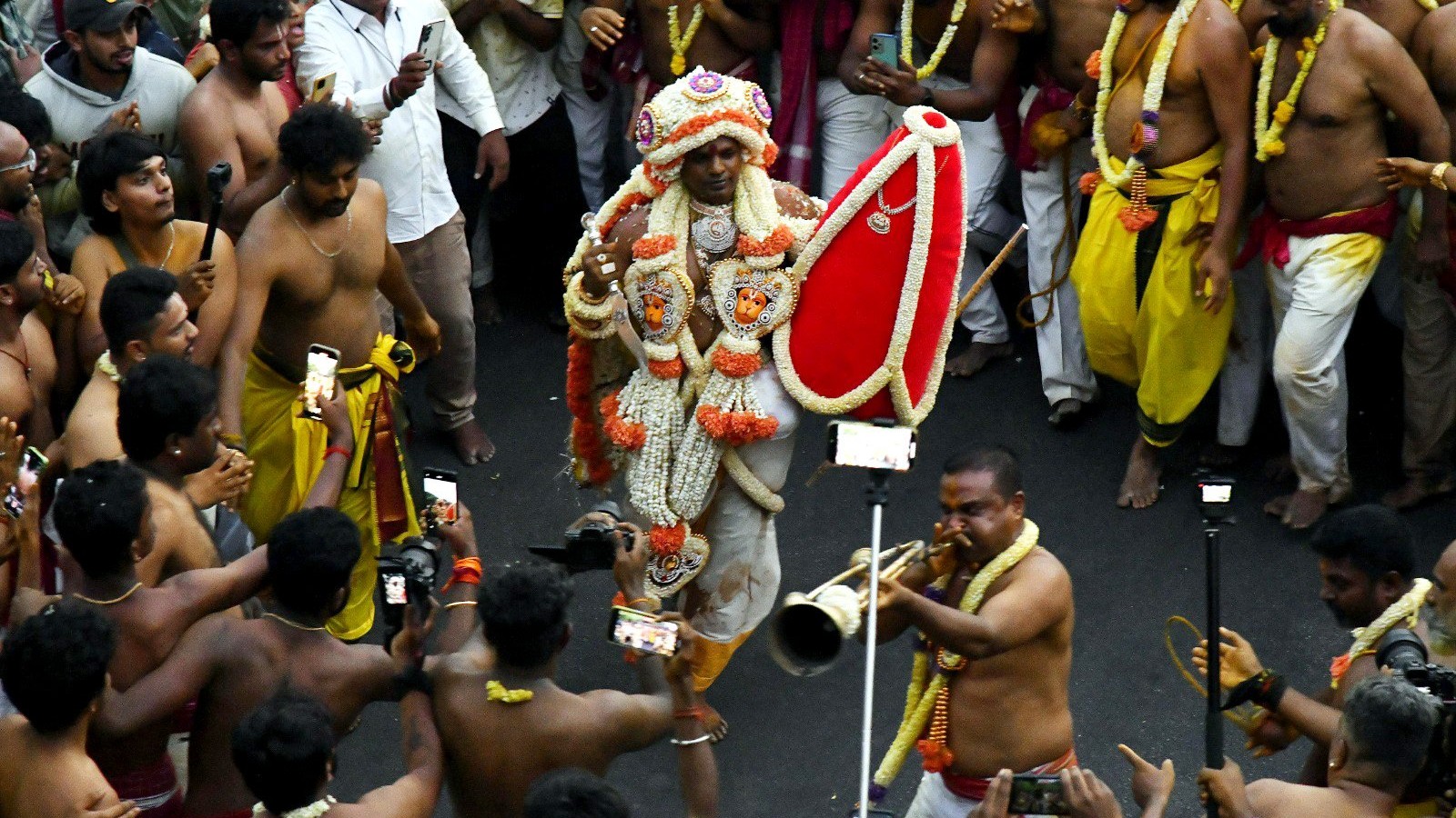 Bengaluru Karaga procession today: Traffic police issues advisory