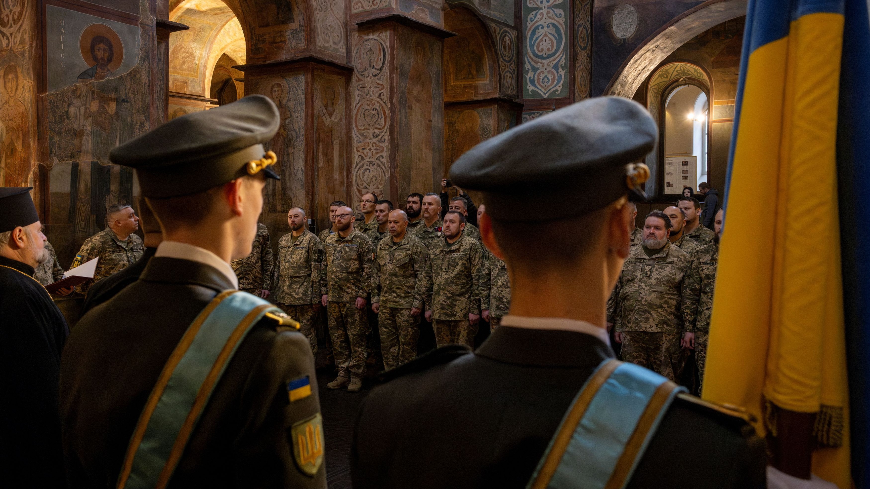 Zelenskyy lowers draft age to shore up Ukraine's depleted army