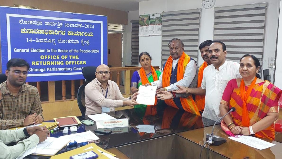 Lok Sabha polls 2024: Eshwarappa ends speculation, files nomination papers as Independent