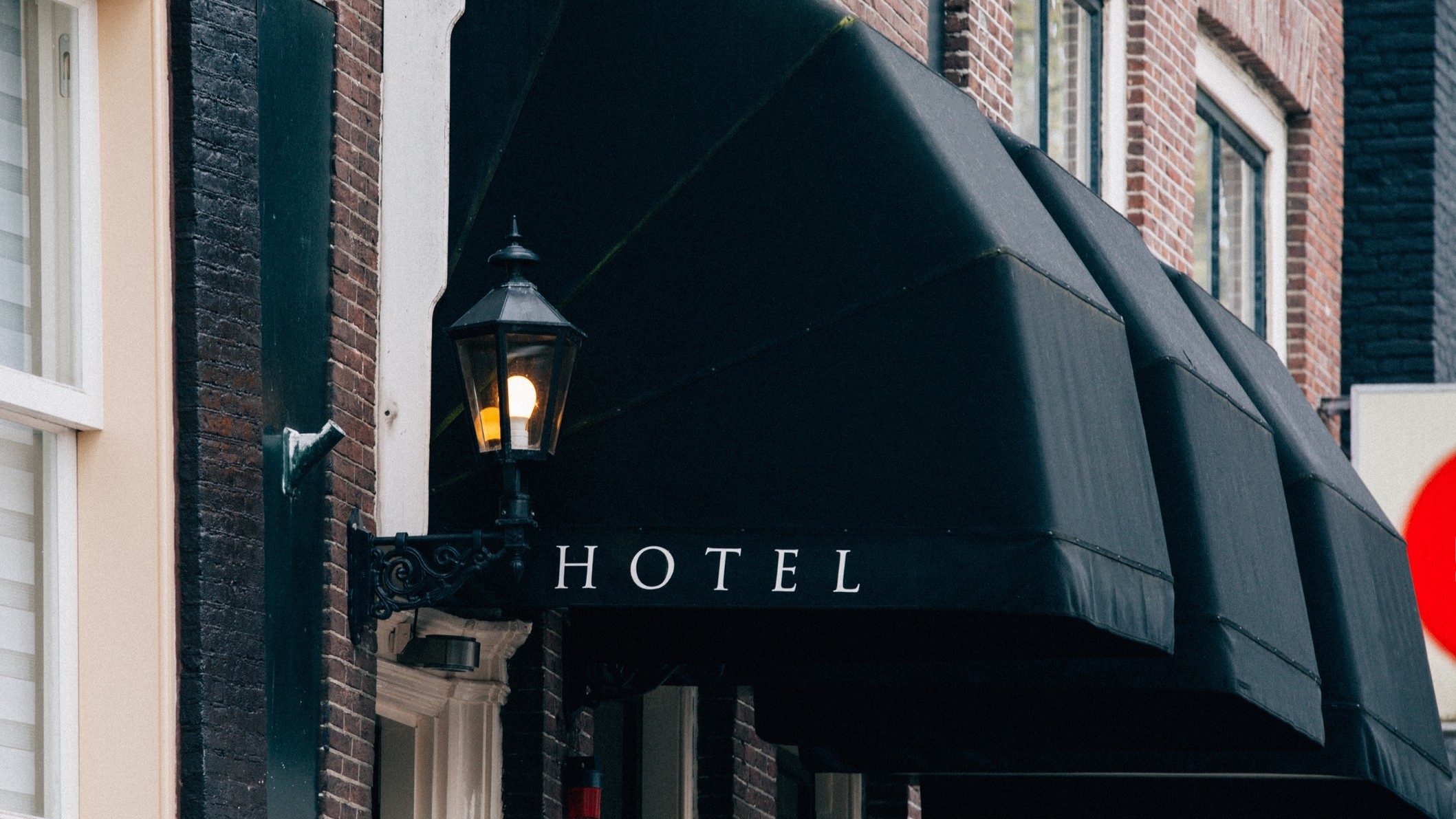 Amsterdam bans new hotels in fight against mass tourism