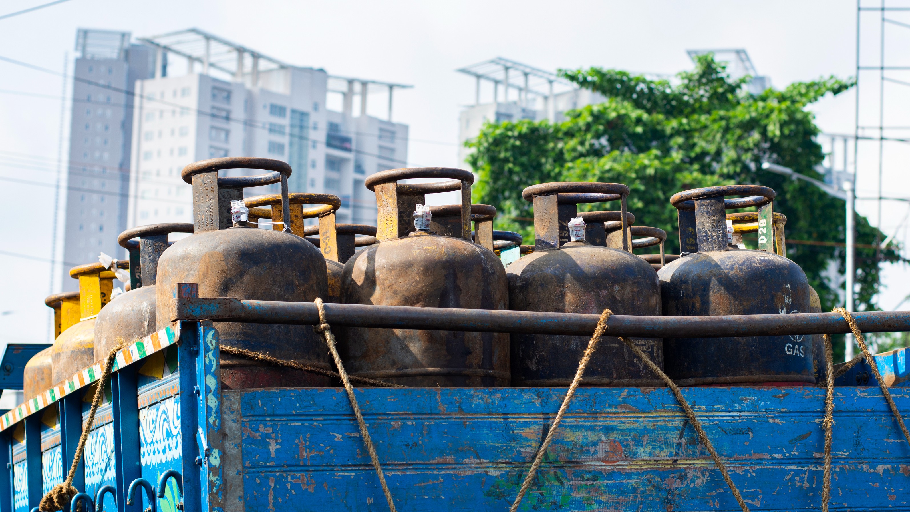 Cost of commercial LPG slashed by Rs 69 per 19-kg cylinder