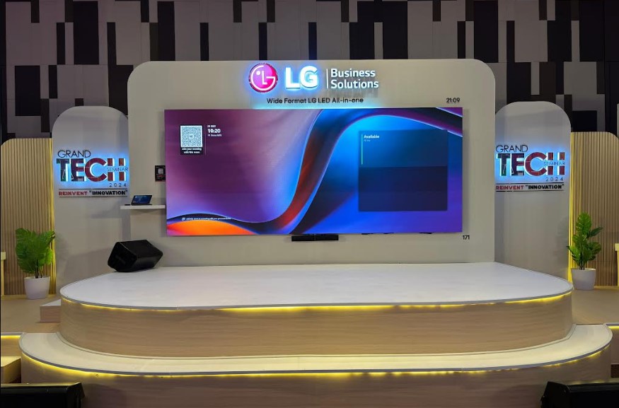 LG Magnit all-in-one micro-LED display.