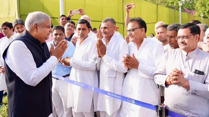 Dhankar also greeted the RLD party workers who thronged at Delhi's Kisan Ghat to offer their tributes.