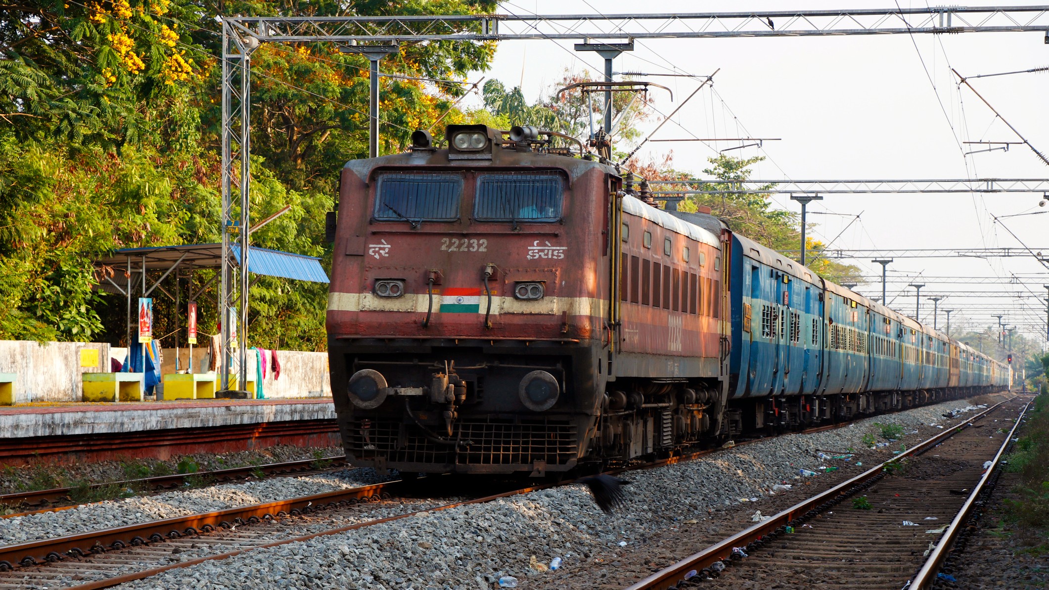 Uttar Pradesh: Kanpur-bound train catches fire, no casualty