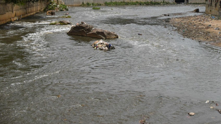 Driver killed after auto falls into overflowing stormwater drain in Karnataka
