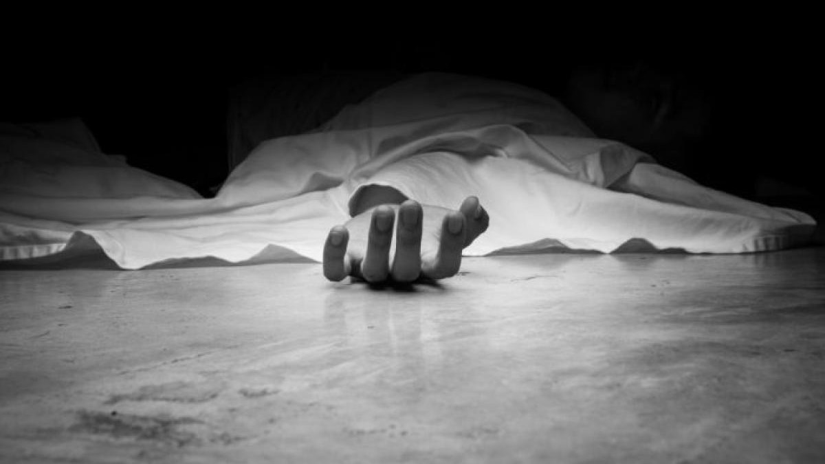 Two sanitation workers die while cleaning sewage shaft at Noida house