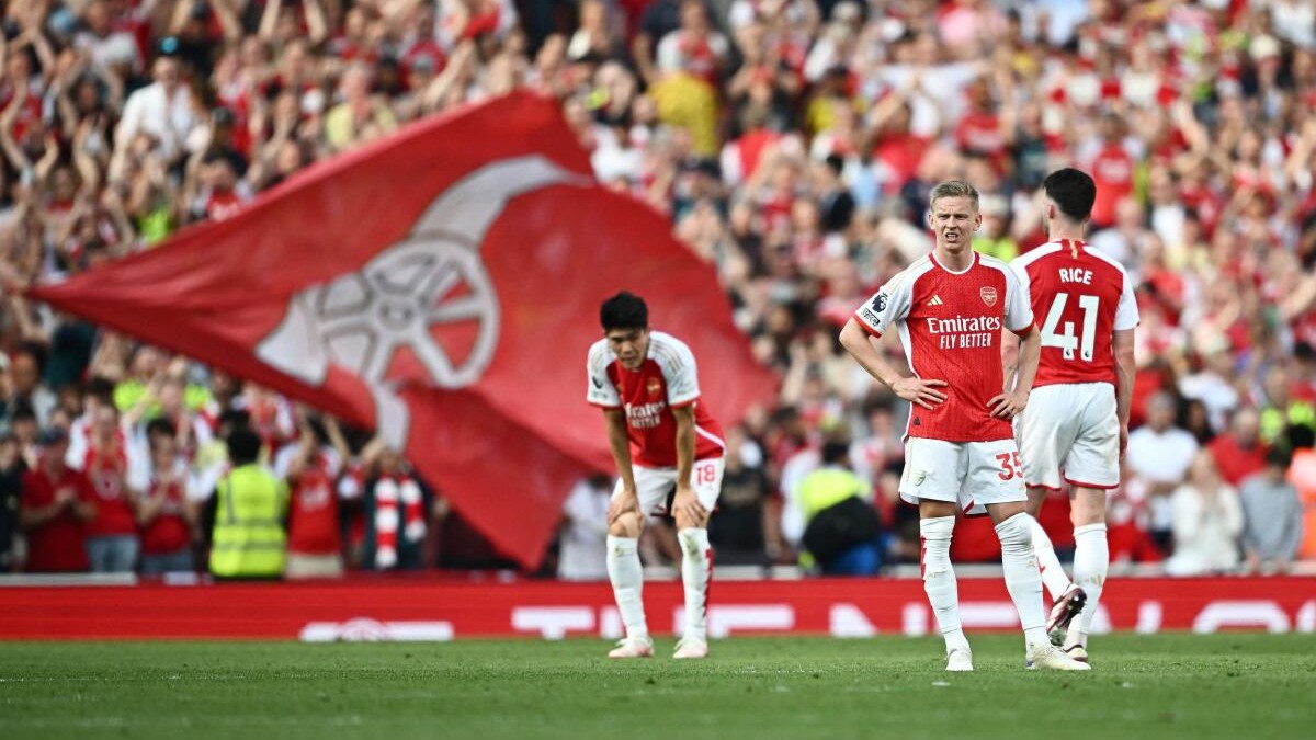 Arsenal's Takehiro Tomiyasu and Oleksandr Zinchenko.