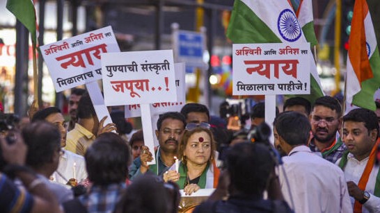 Pune Porsche car crash: Candle light march for two techies killed