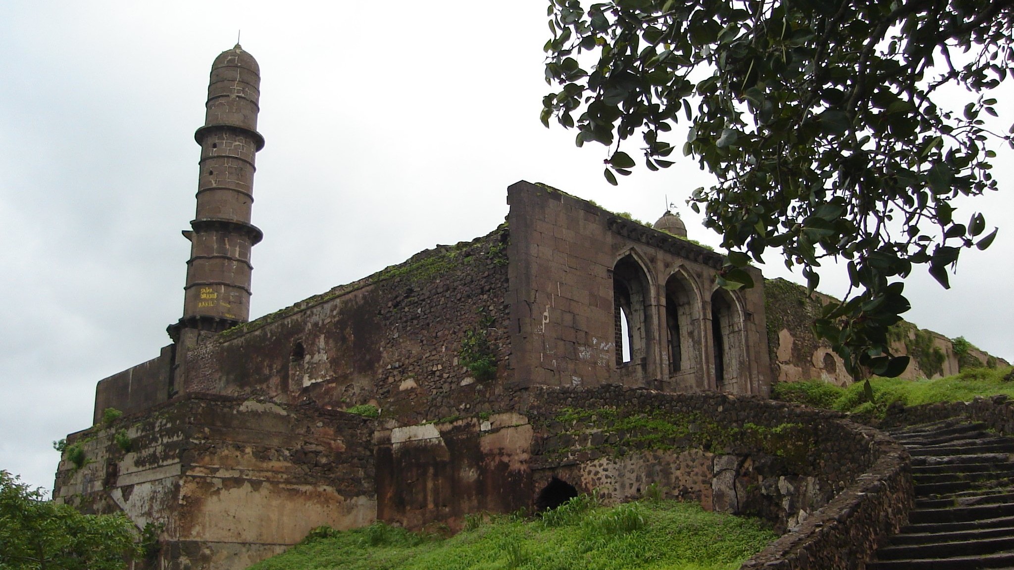 The impregnable Asirgarh Fort