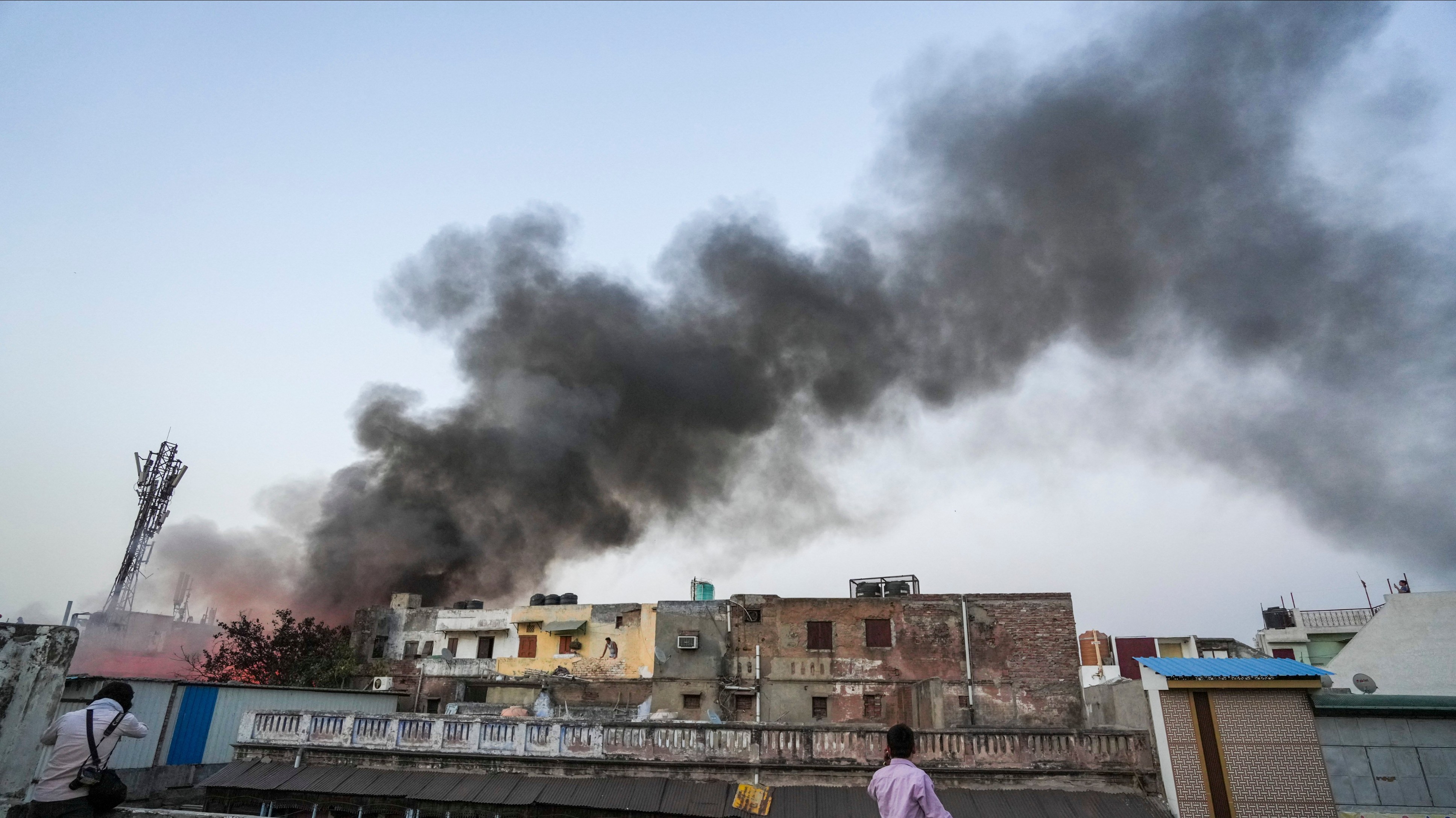 Fire in Chandni Chowk shop, 40 water tenders deployed