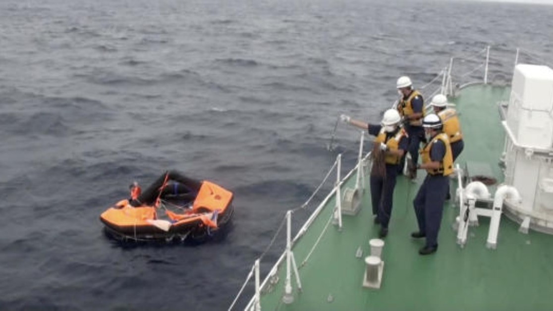 UKMTO says crew forced to abandon vessel southeast of Yemen's Nishtun
