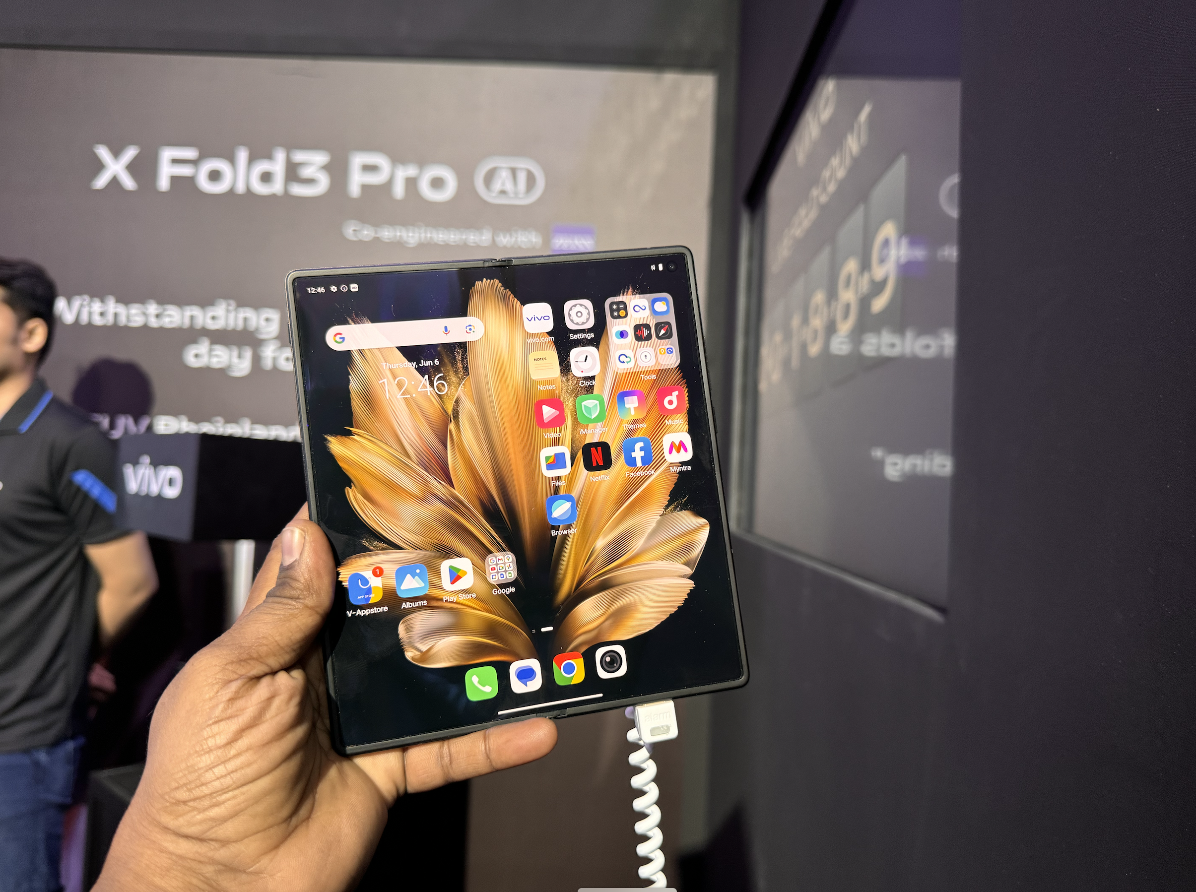 Vivo Fold X3 Pro.