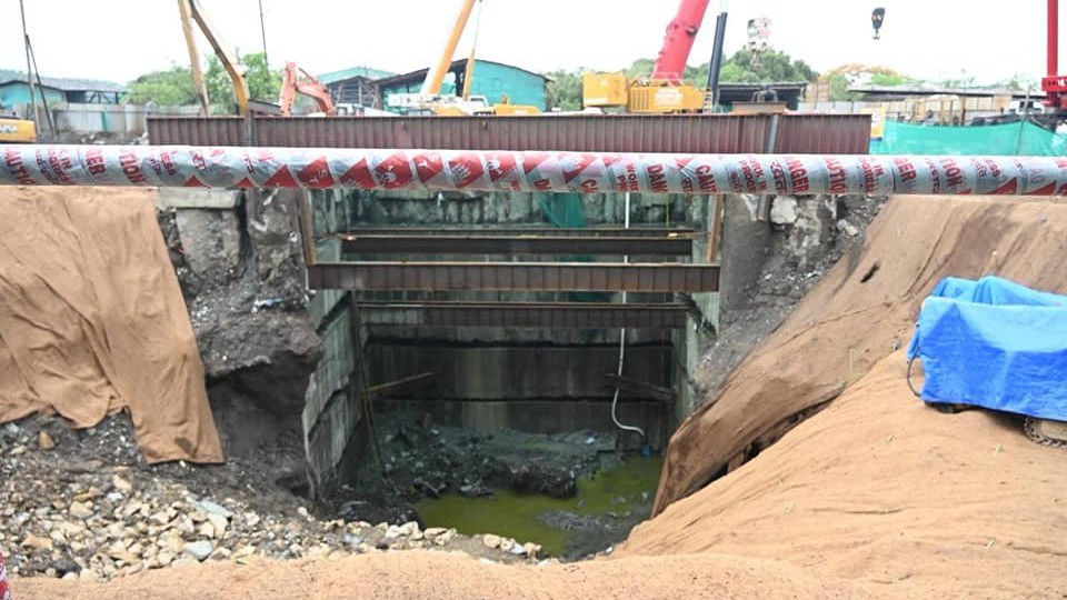 Army, Navy join efforts to rescue excavator operator at soil cave-in site in Palghar