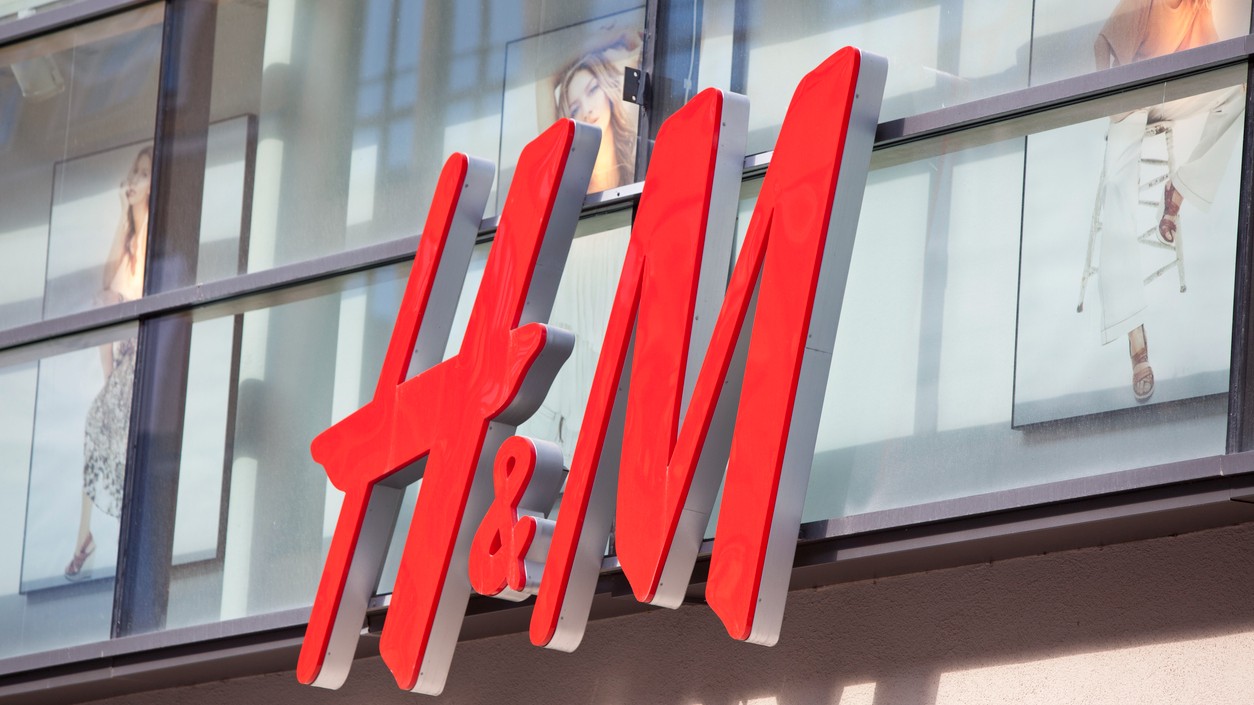 H&M's Q2 misses forecast, June sales decline