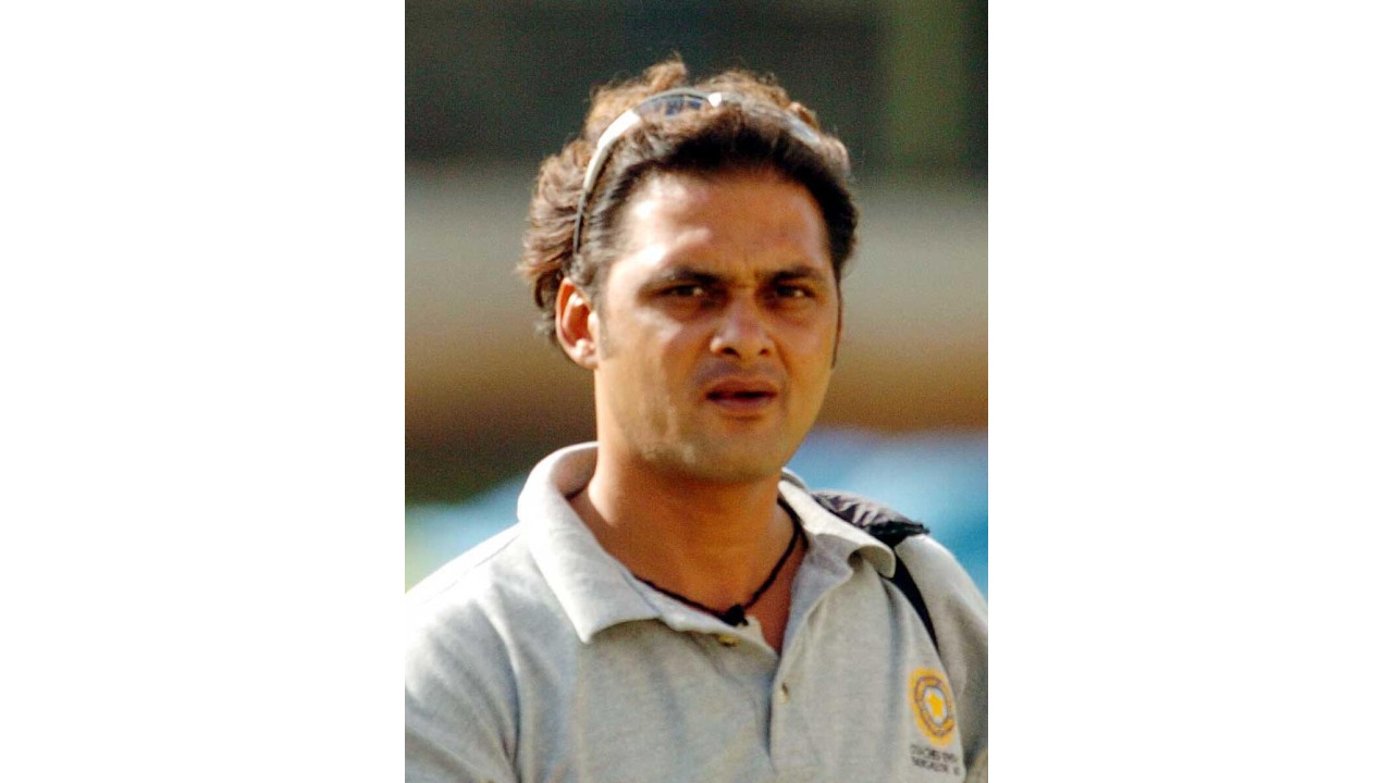 Former Indian cricketer David Johnson dies after falling from balcony in Bengaluru