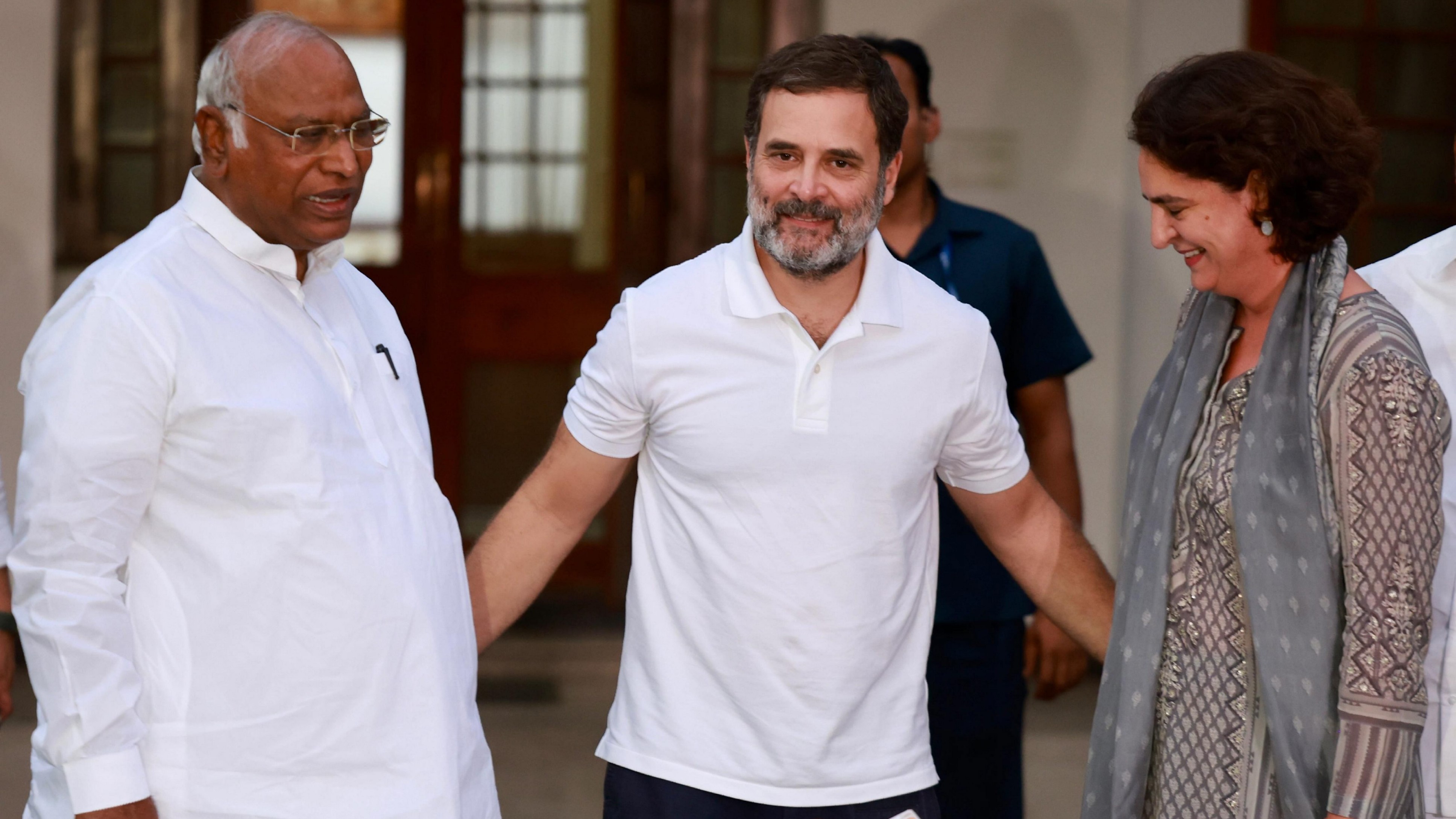 Bihar Assembly Elections 2025 | Rahul Gandhi to address dozen rallies in Bihar from October 29; Priyanka may campaign against allies CPI, IIP