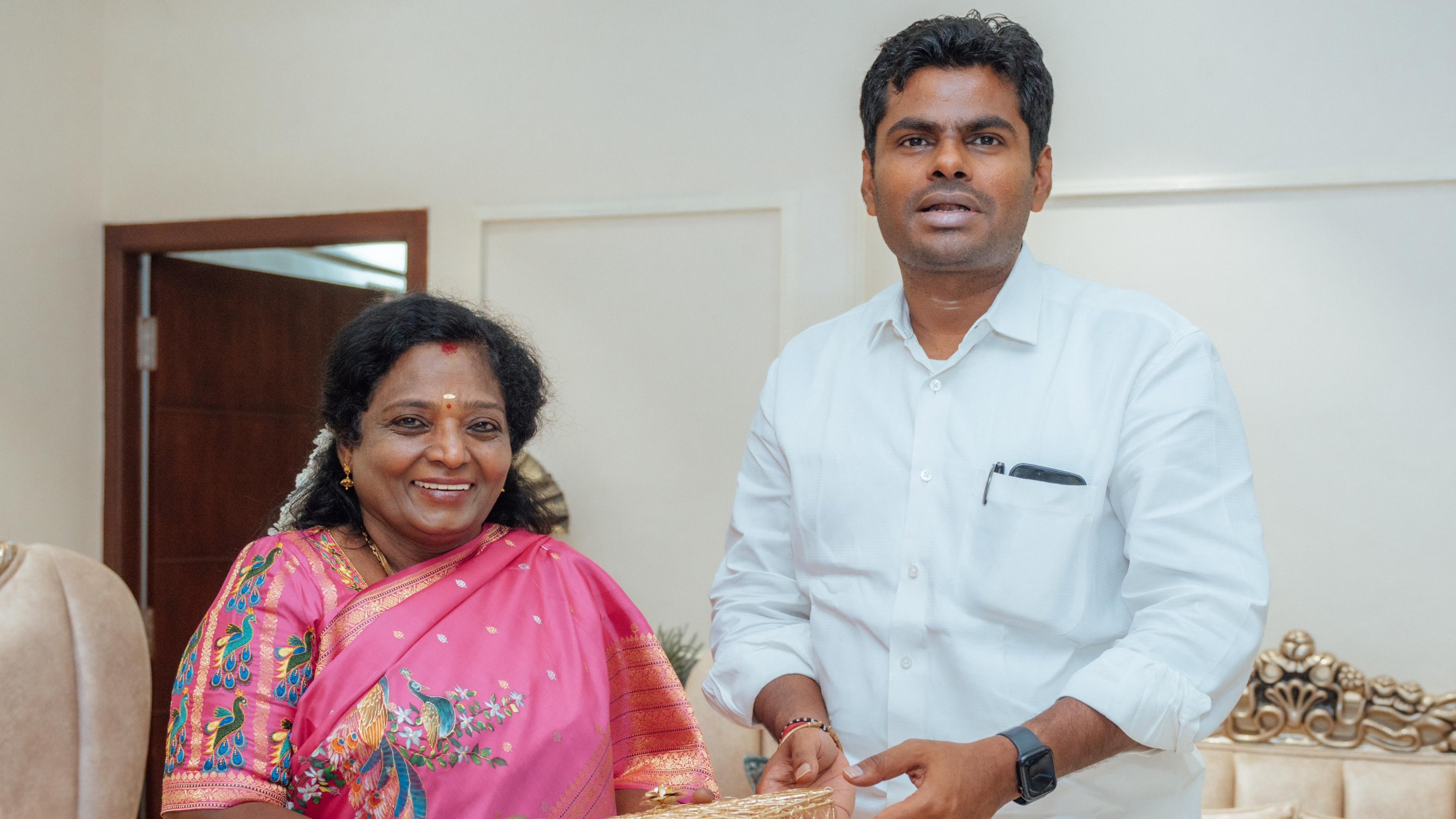 Amid intra-party feud rumours, Annamalai calls on Tamilisai, praises her hardwork for BJP 