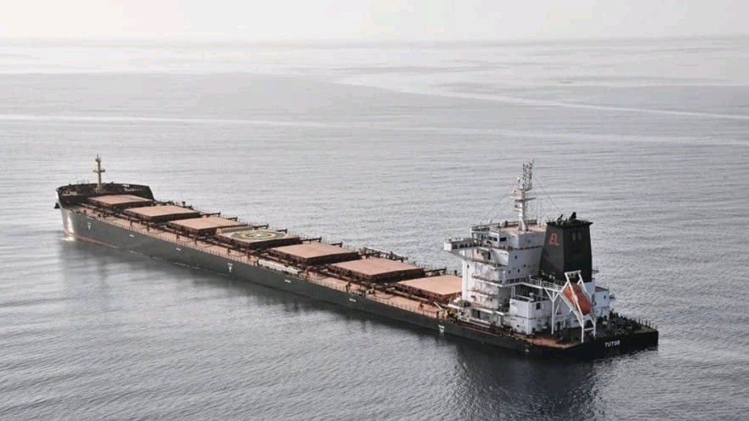 US Naval forces rescue crew from Greek-owned ship struck by Houthis in Red Sea