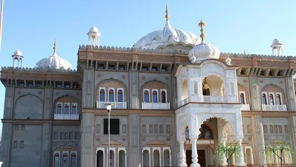 Teenager arrested after UK gurdwara attack with ‘bladed weapon’