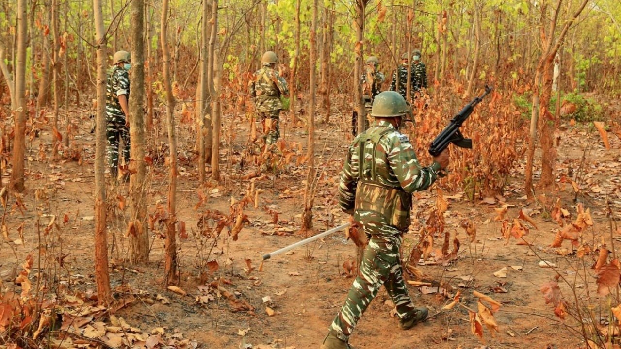 Encounter breaks out between police and Naxalites in Chhattisgarh