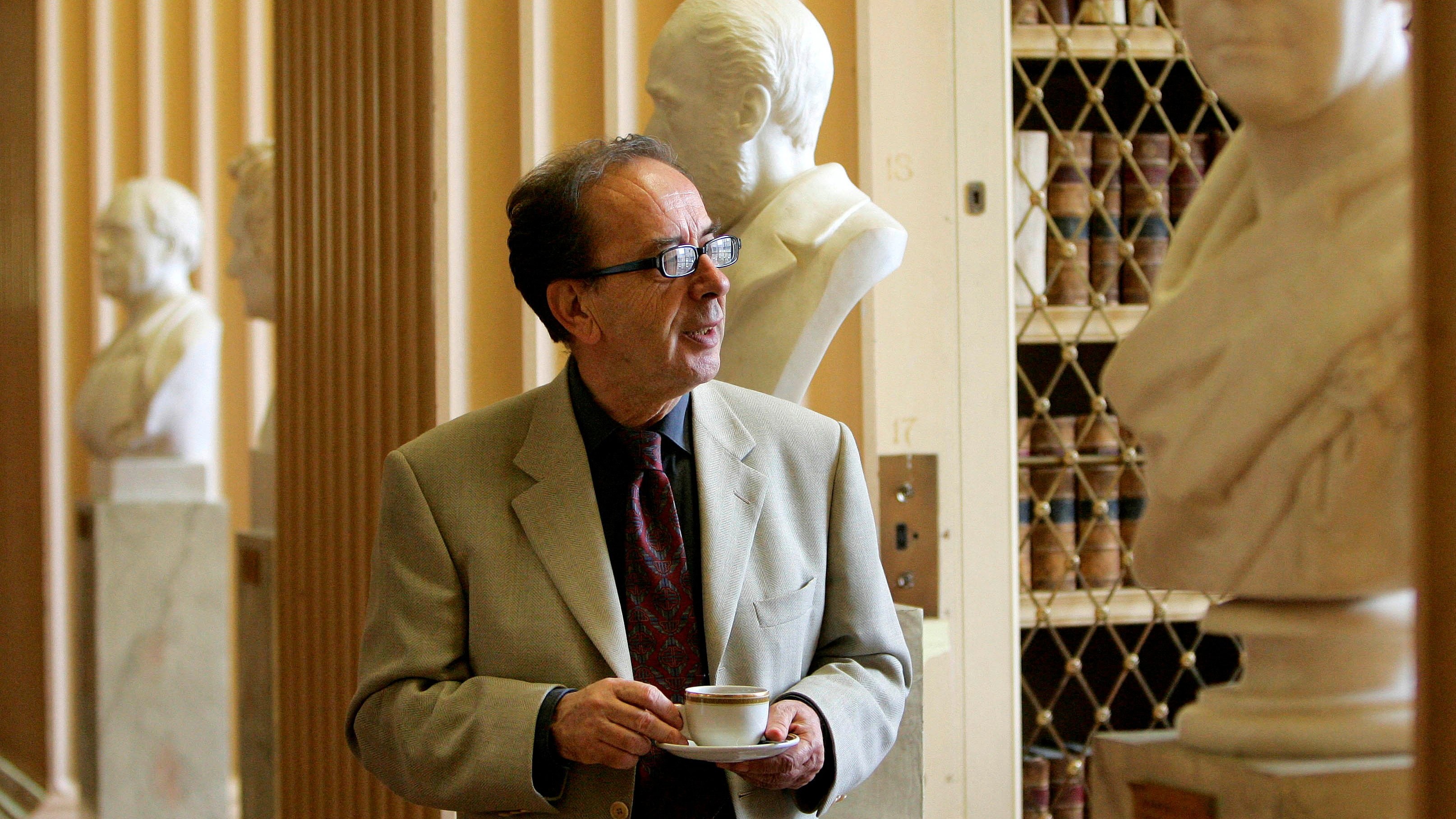 Acclaimed Albanian novelist Ismail Kadare dies at 88