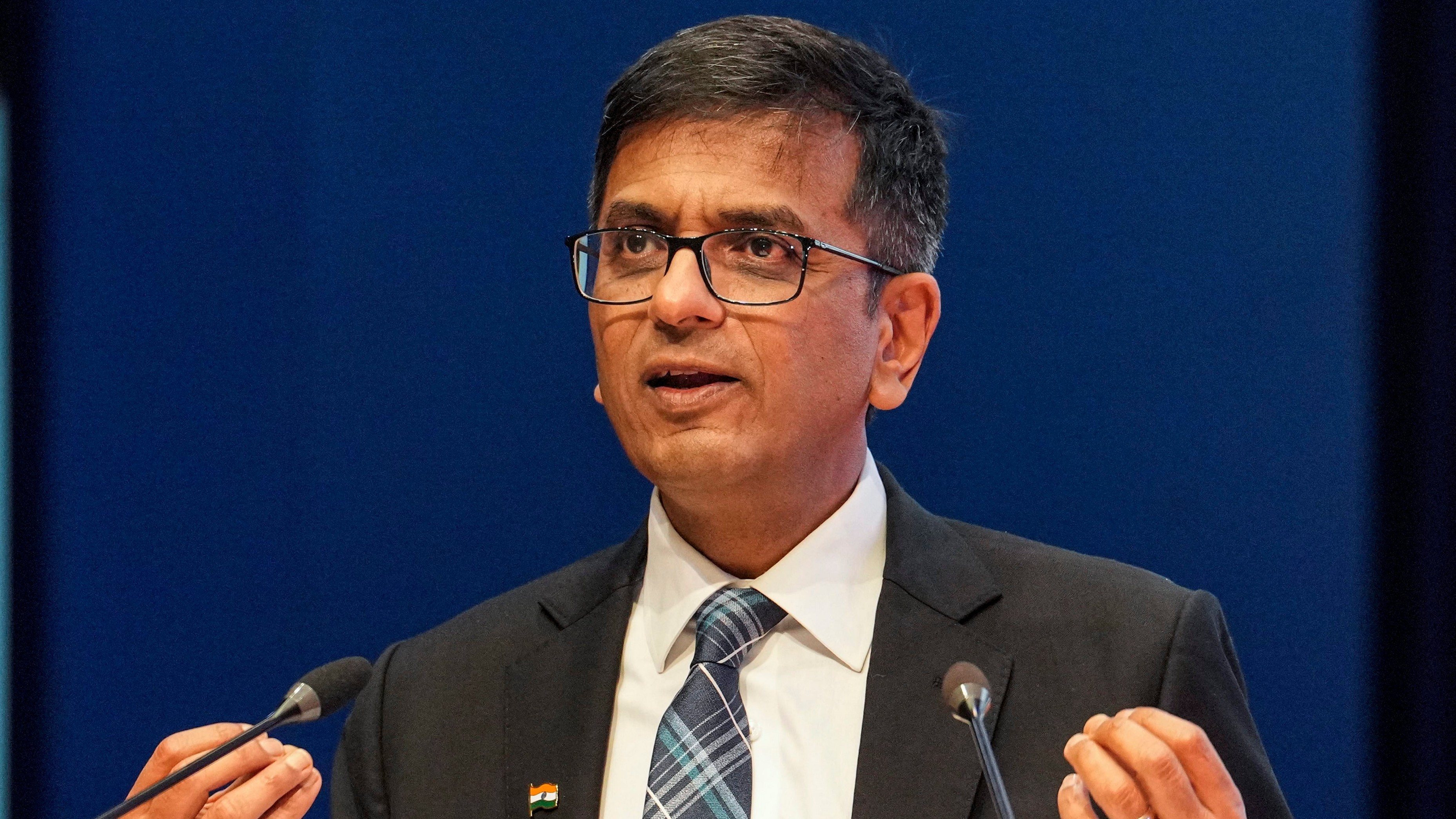 'Stuck at Connaught Place': Posing as CJI Chandrachud, fraudster requests Rs 500 for cab fare; SC files complaint