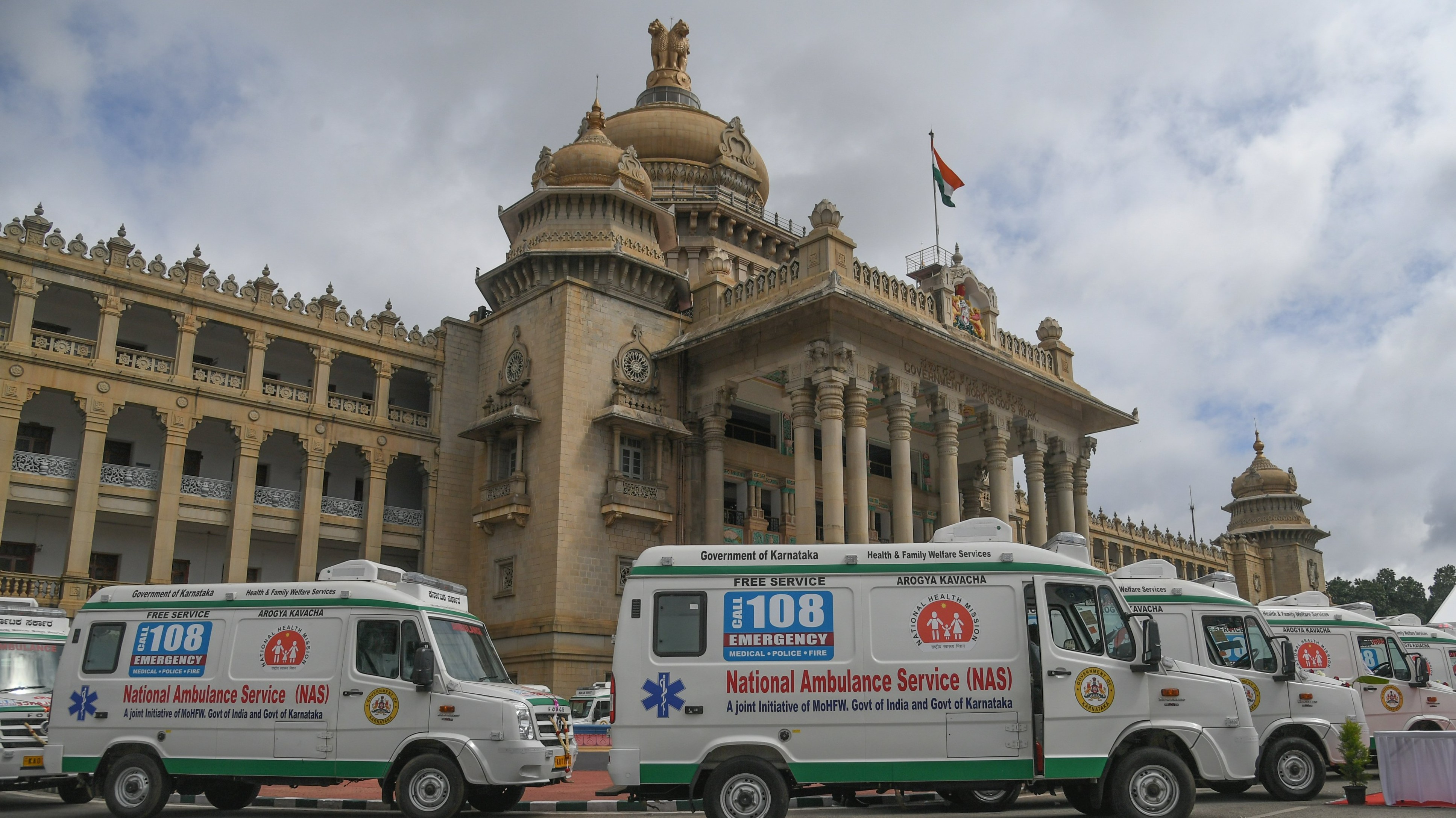 Karnataka: Health department to provide bonus, incentive to EMTs and pilots
