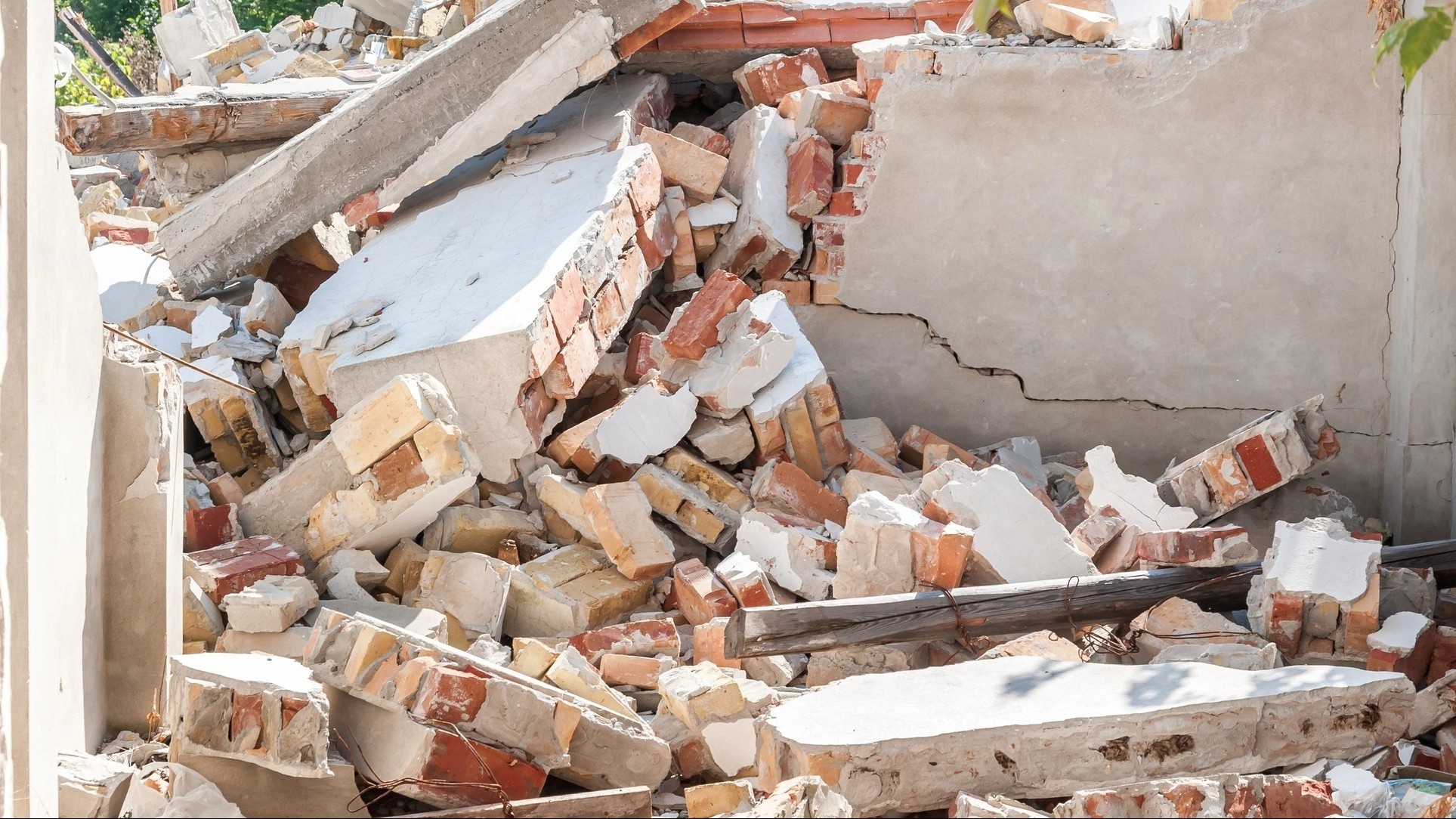 Four children injured as Anganwadi roof collapses in Karnataka's Gangavathi
