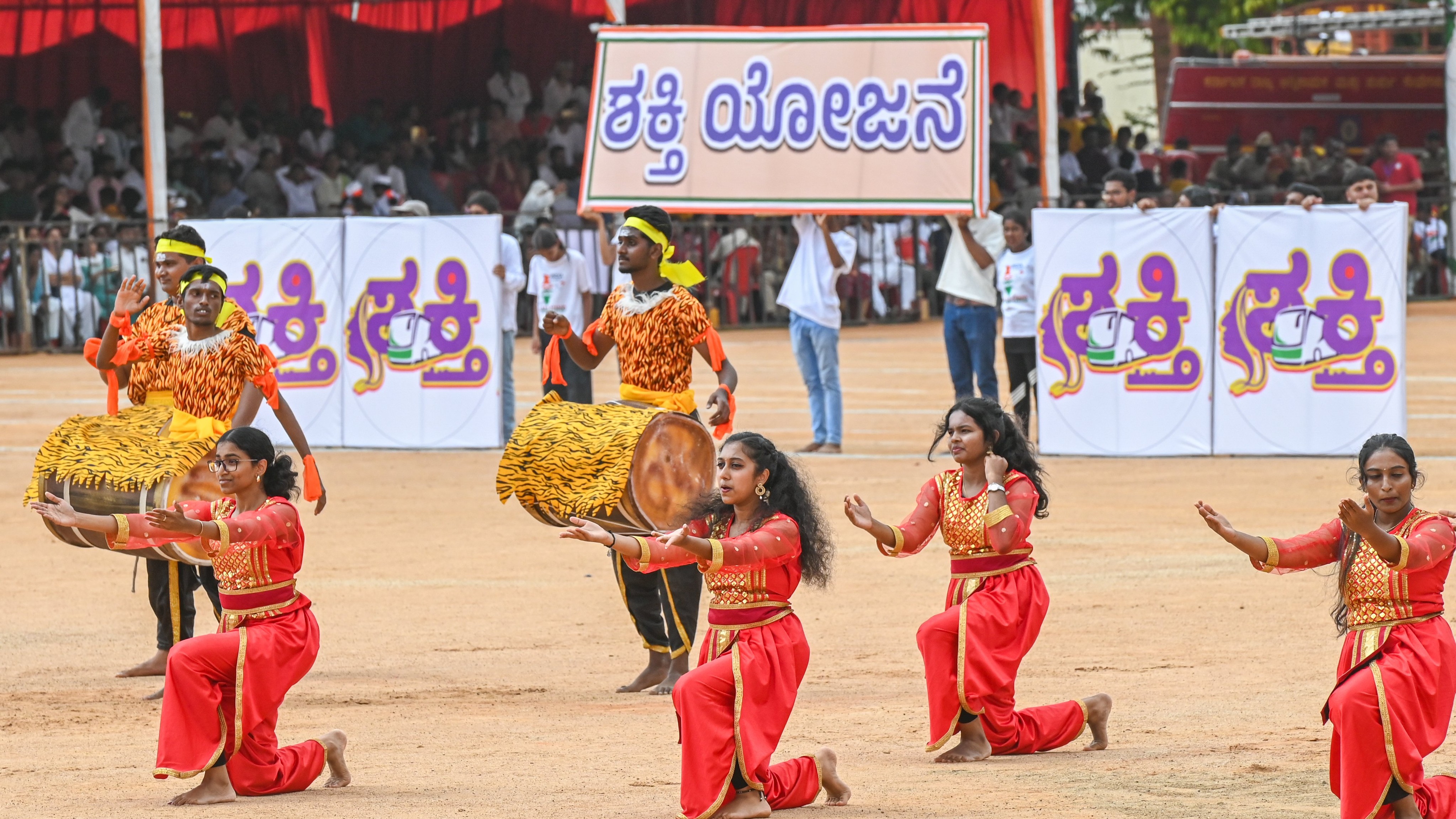 Governor hails 5 guarantee schemes in Karnataka