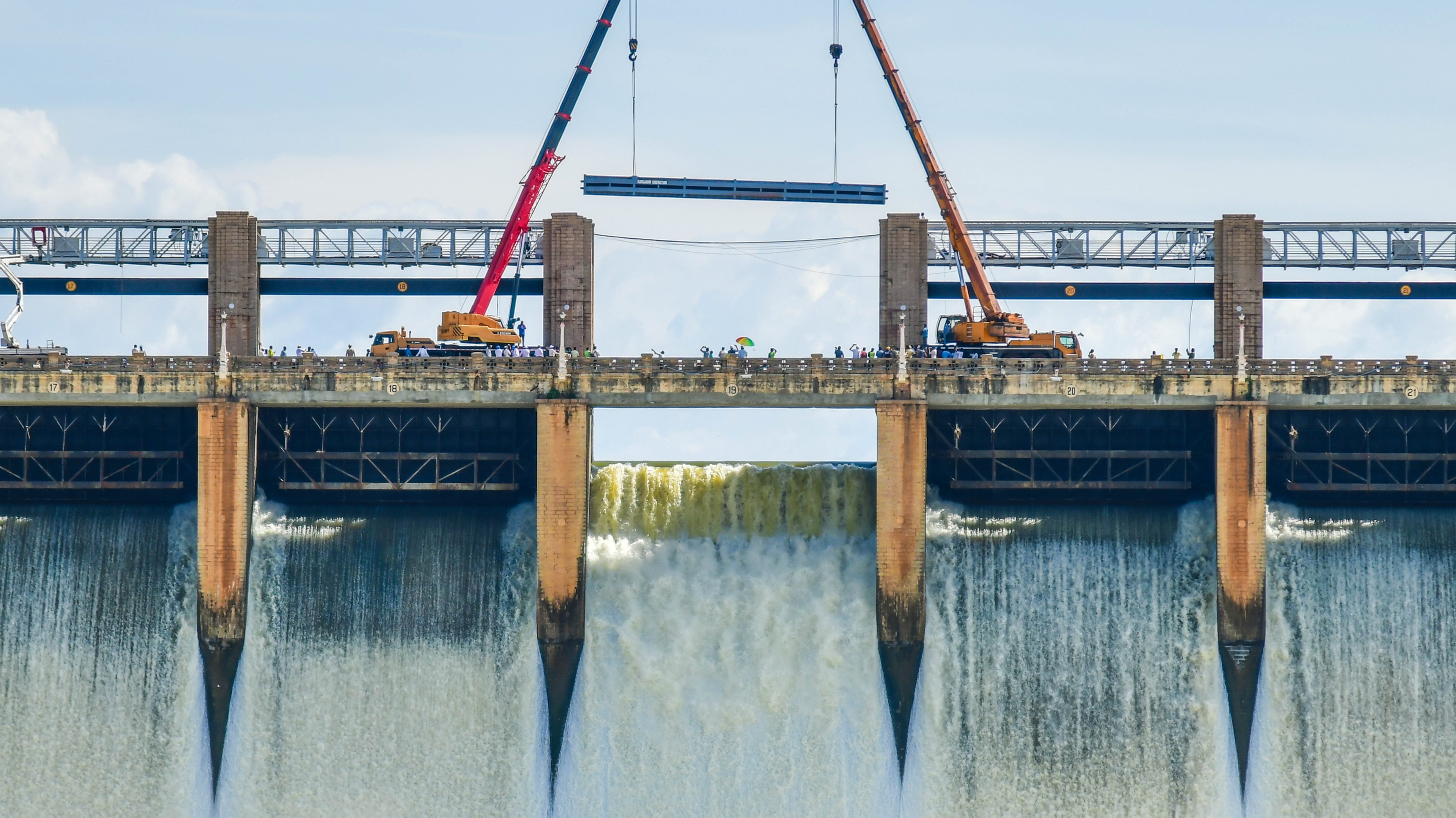 Engineers fix breach in Karnataka's Tungabhadra dam, manage to save at least 30 tmcft