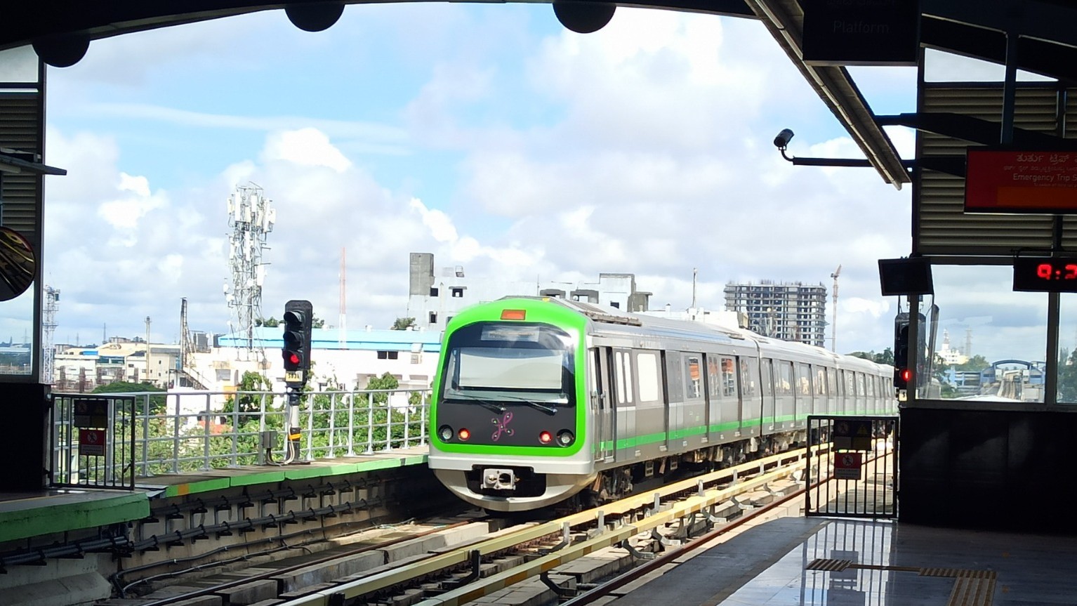 Morning chaos at Bengaluru's Peenya Industry metro station