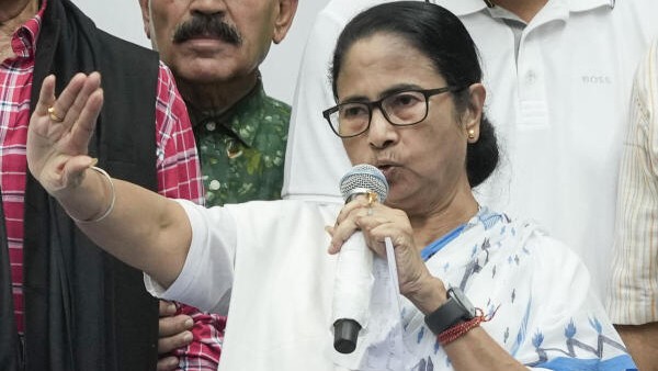 Mamata says Bengal govt will amend existing laws to ensure death penalty to rapists; questions CBI over R G Kar probe