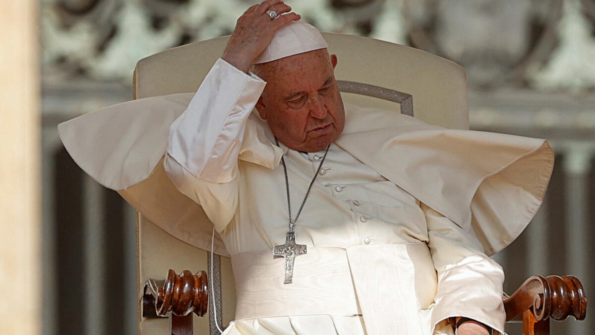 Pope Francis says refusing aid to migrants a 'grave sin'