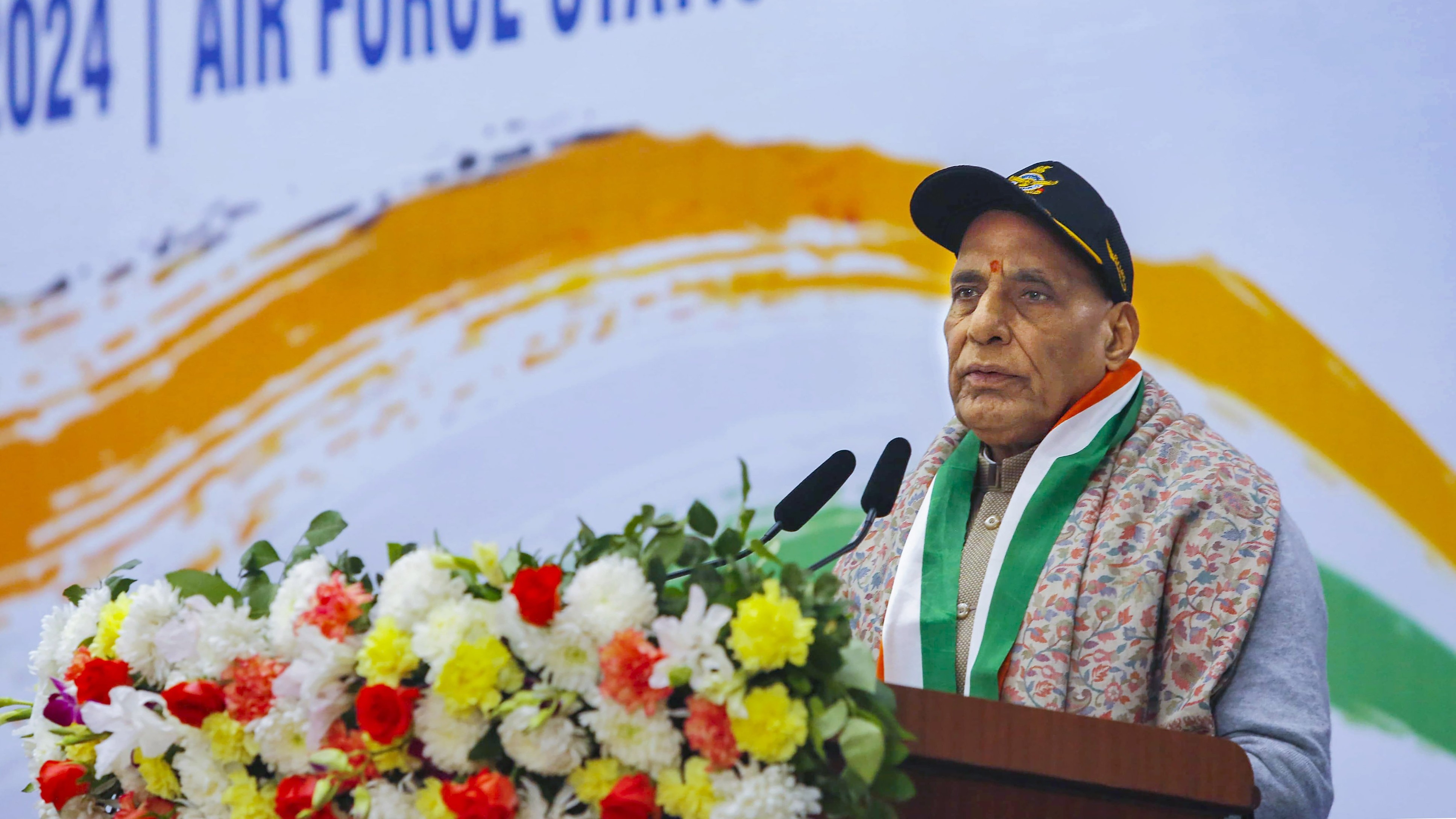 Evolve joint military vision and prepare for the unexpected, says Rajnath; top commanders discuss theaterisation