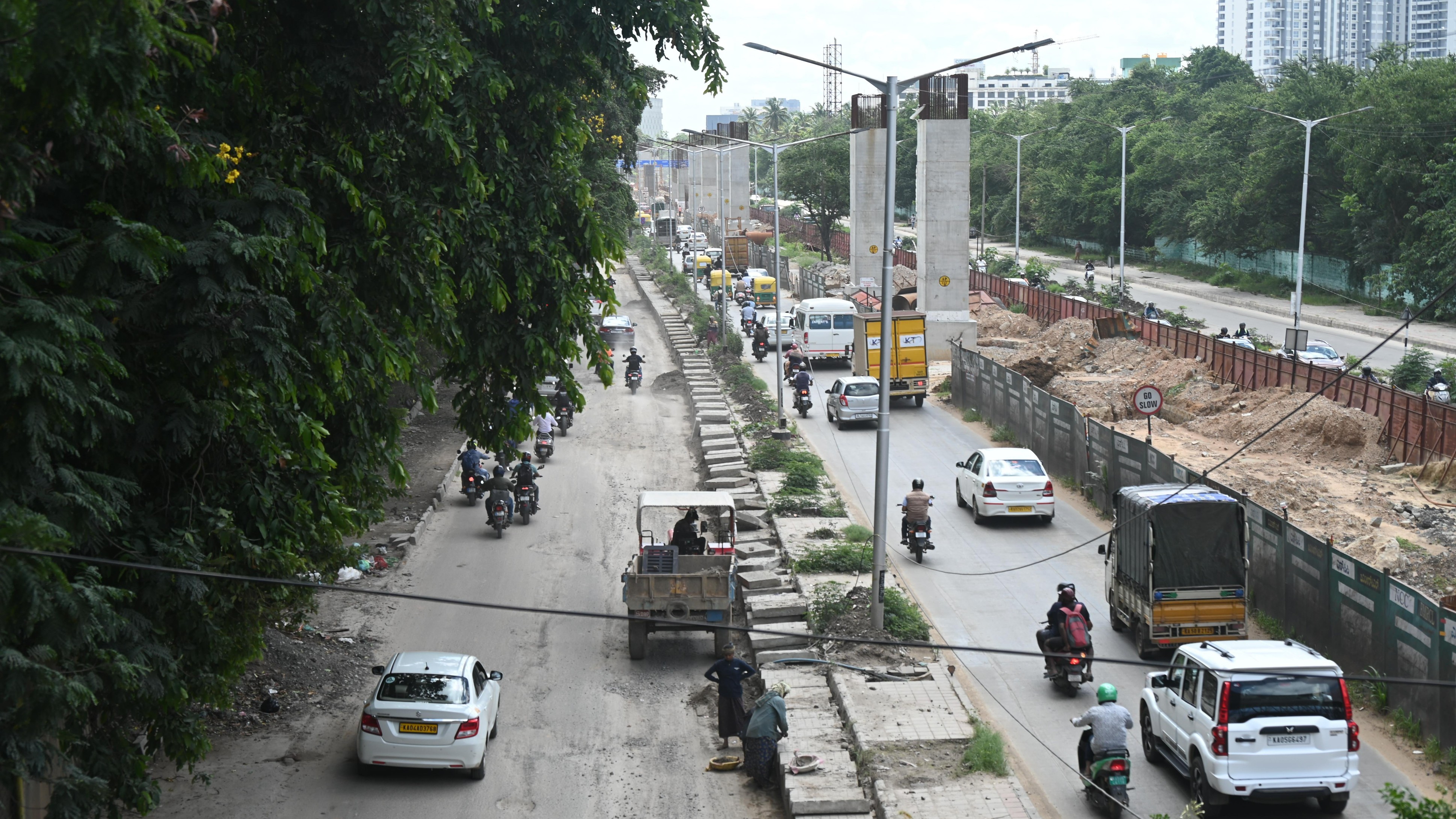 Bengaluru North Corporation clears 7-km ORR stretch covered in metro dust