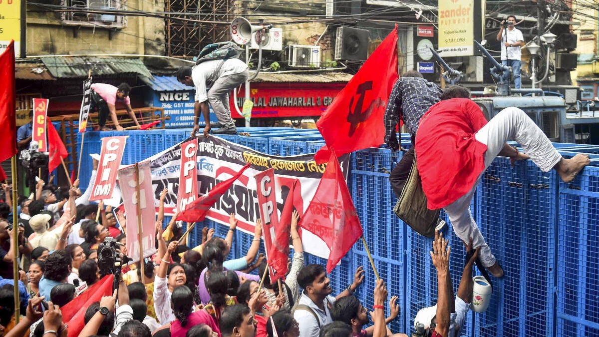 Left conducts protest march to Kolkata Police headquarters, demands CP's resignation