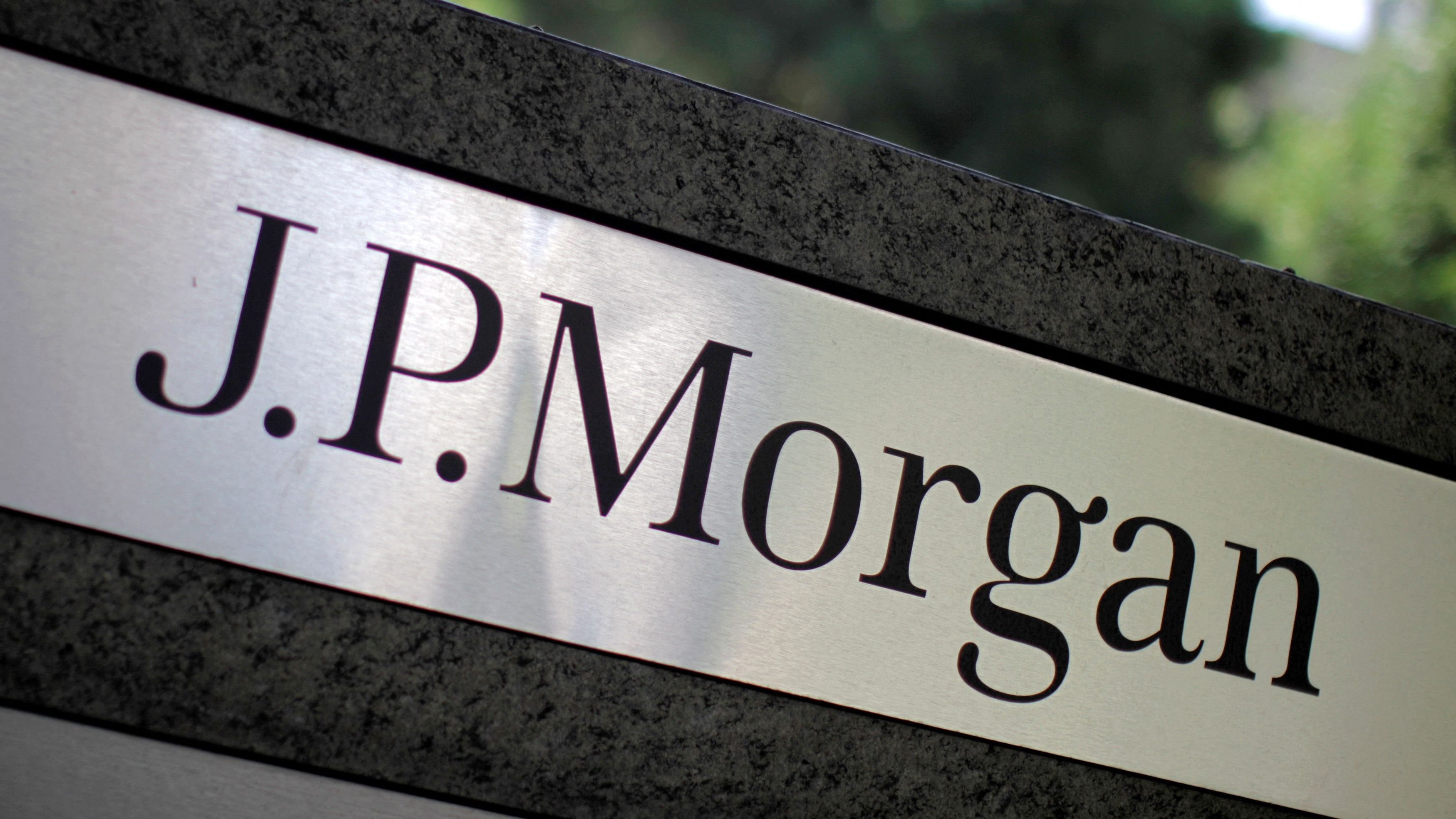 JPMorgan in talks with Apple to take over its credit card program: Report