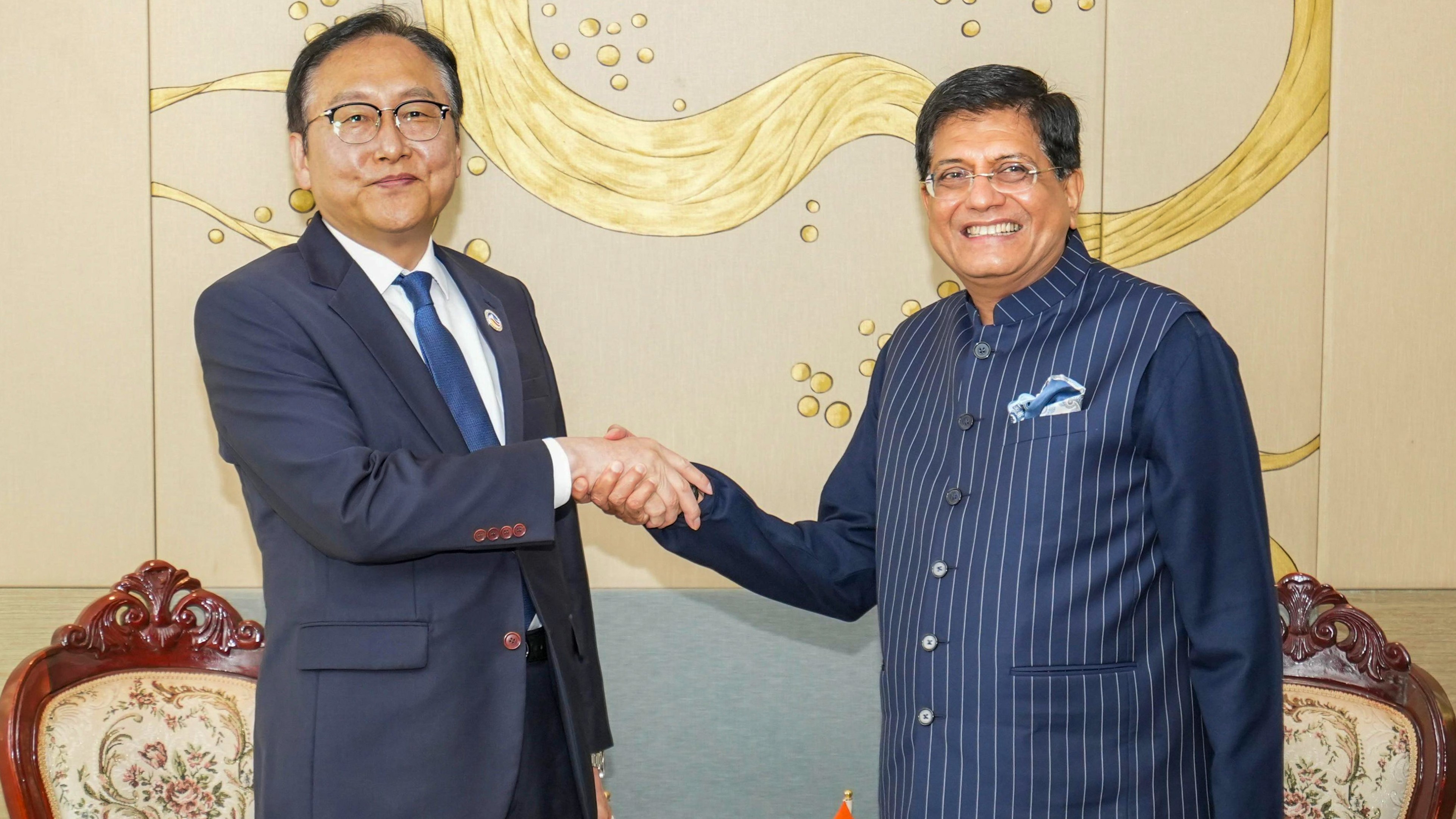 India, Korea discuss upgrading of existing trade pact; promoting investments