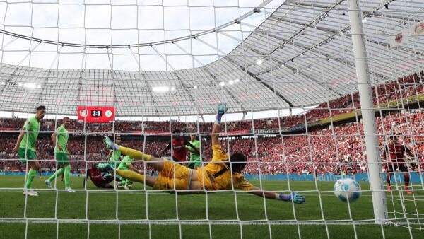 Bundesliga | Boniface strike hands Leverkusen thrilling 4-3 comeback win over Wolfsburg