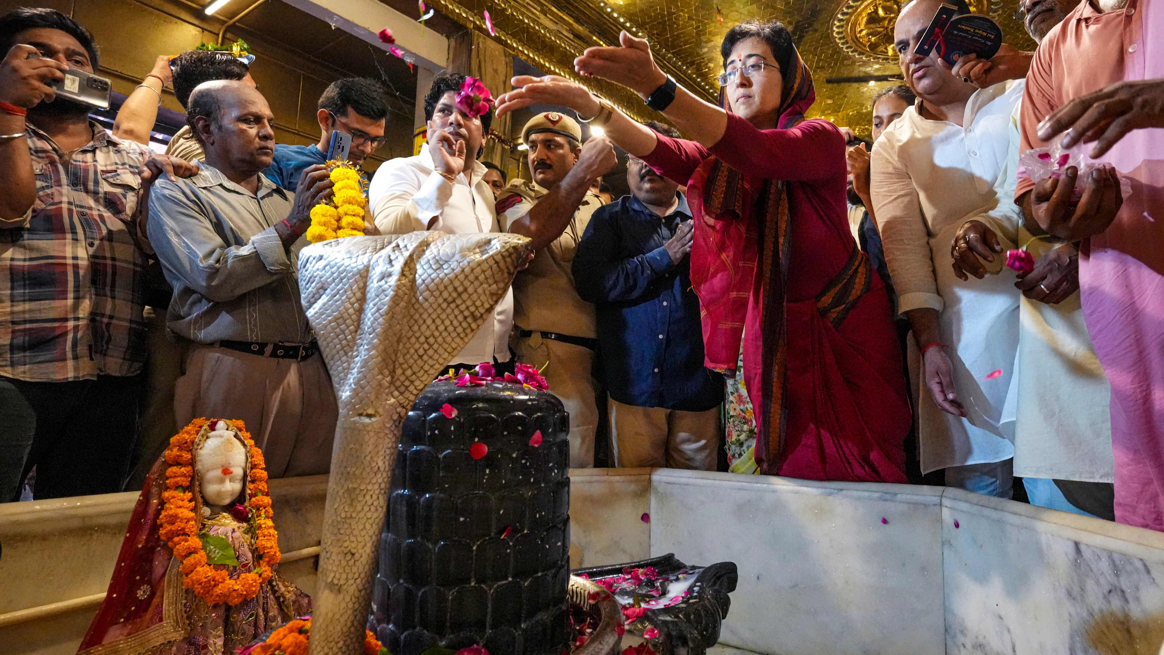 Delhi’s new CM Atishi offers prayers at Hanuman Temple in Connaught Place