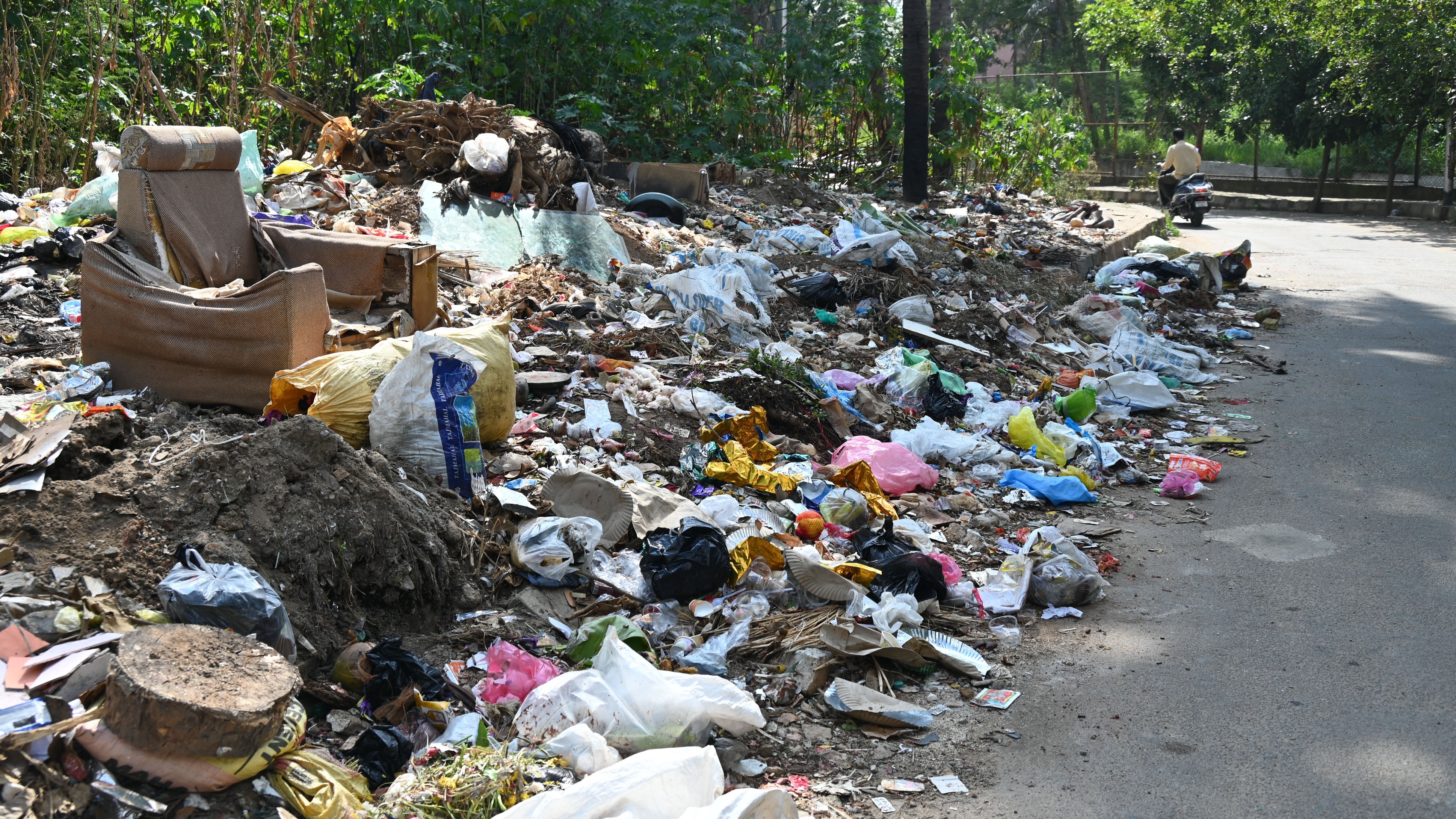 Despite Gandhi Jayanti cleanup drive, blackspots, building debris dominate Bengaluru cityscape