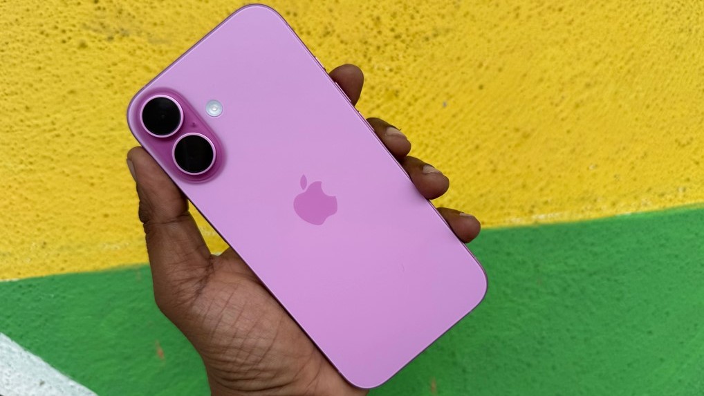 Apple iPhone 16.