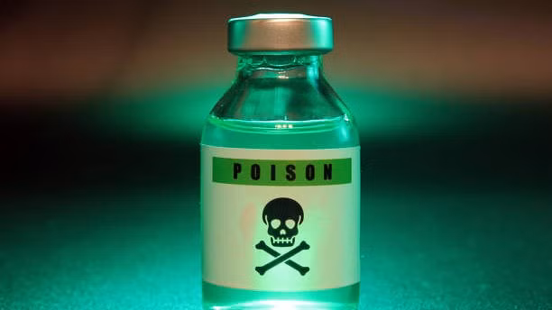 Thane: Teen consumes poison after being scolded for excessive use of mobile phone, dies