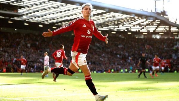 Premier League: Manchester United beat Brentford 2-1 for first win in more than a month
