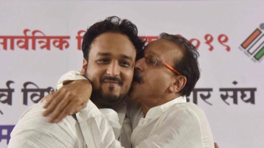 Maharashtra Assembly Elections 2024 | Vandre East seat heading for a close combat between Zeeshan and Varun